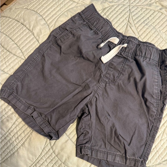 Bundle of shorts and pants for little boy size 3T - Picture 5 of 5